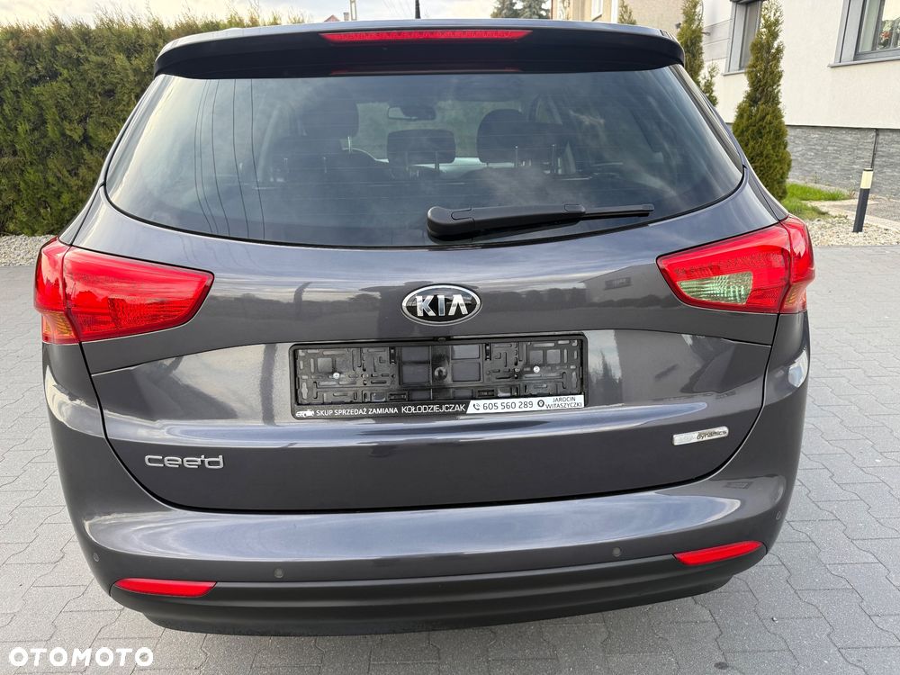 Kia Ceed 1.6 GDI Dream Team Edition - 5