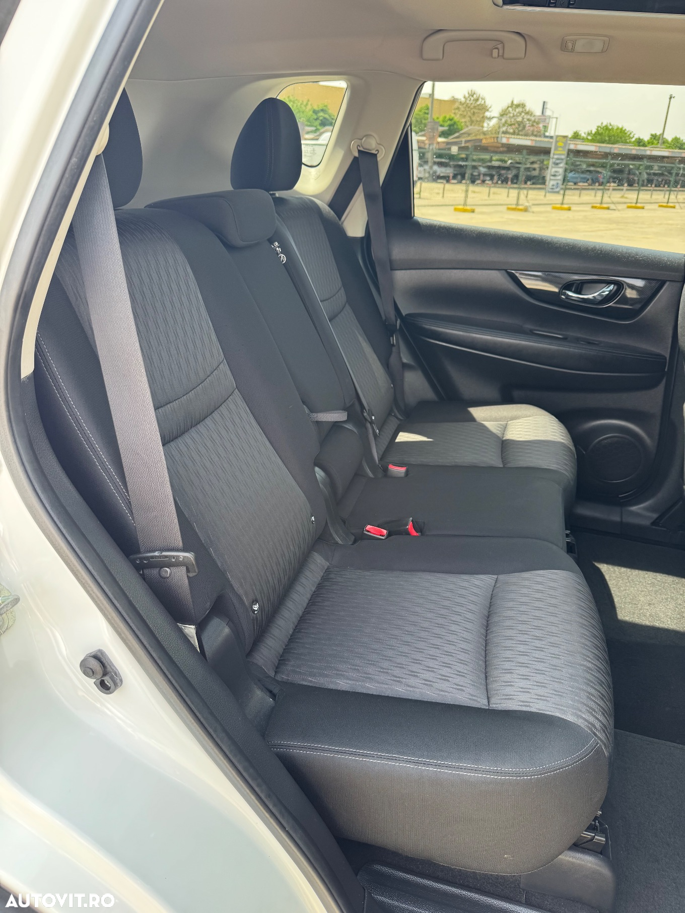 Nissan X-Trail 1.6 dCi Xtronic N-Connecta - 25