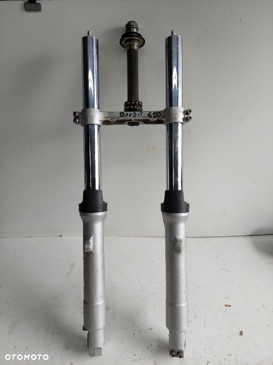 SUZUKI GSF 650 Bandit lagi zawieszenie przód dolna półka sztyca - 1