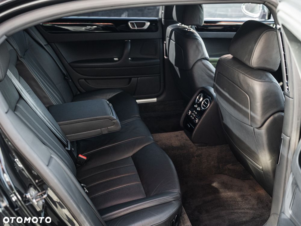 Bentley Flying Spur - 25