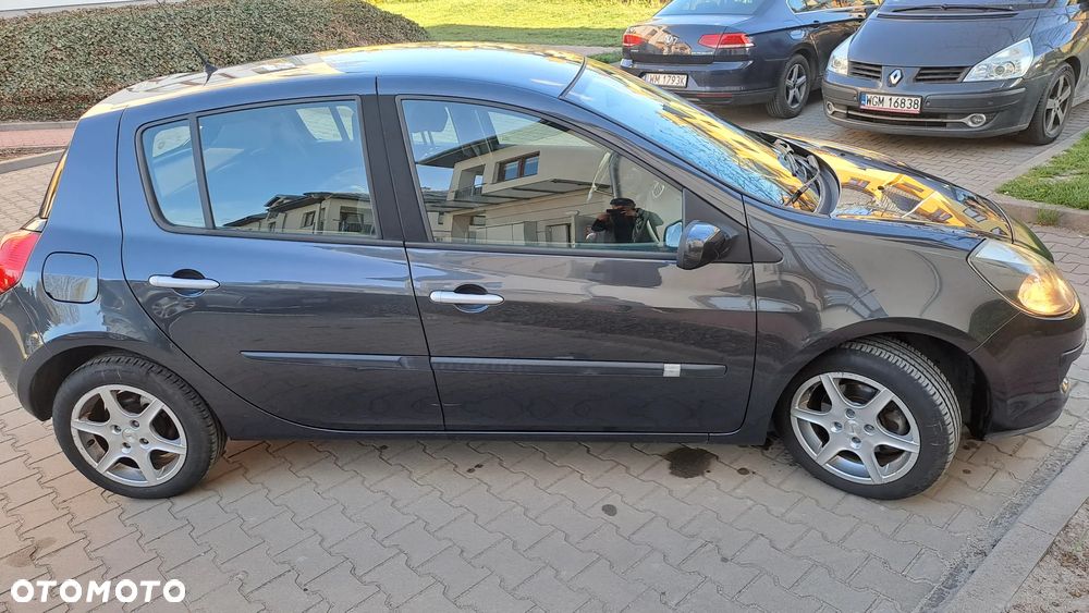 Renault Clio - 9