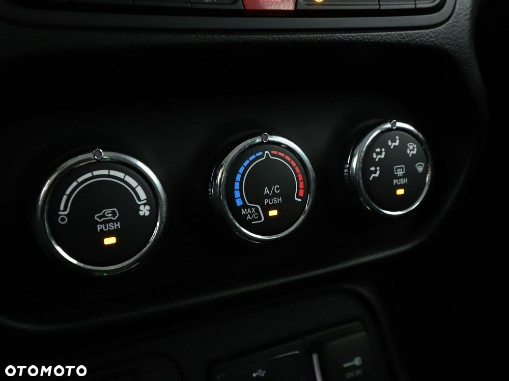 Jeep Renegade 1.4 MultiAir Longitude FWD S&S - 25