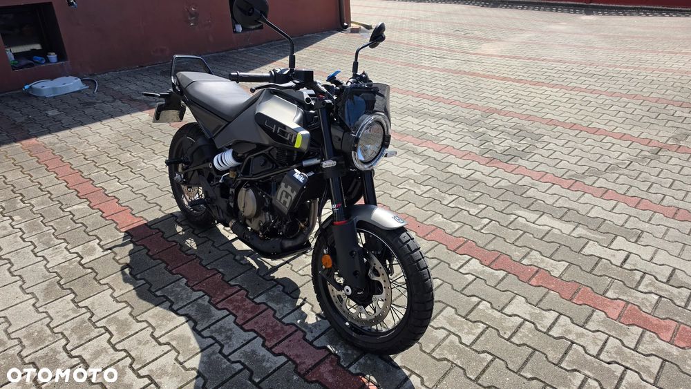 Husqvarna Svartpilen - 1