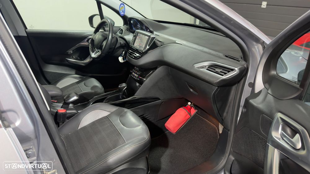 Peugeot 2008 PureTech 110 GPF Stop&Start EAT6 Allure - 13