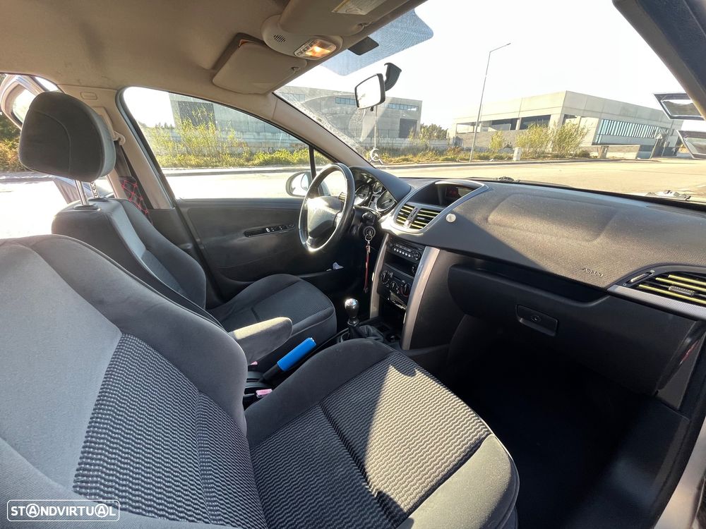 Peugeot 207 1.4 16V Trendy - 7