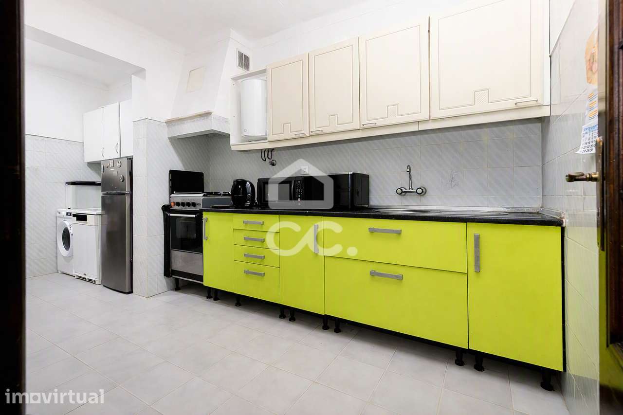 Moradia T2+1 c/ Aproveitamento de Sótão, Bairro dos Canaviais, Évora - Grande imagem: 5/27