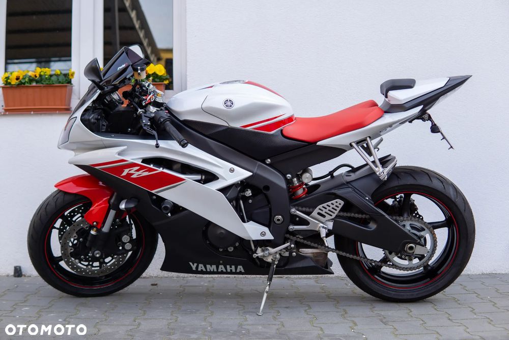 Yamaha R6 - 1