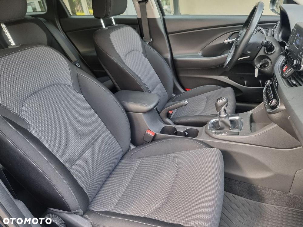 Hyundai i30 1.5 DPI Modern - 19