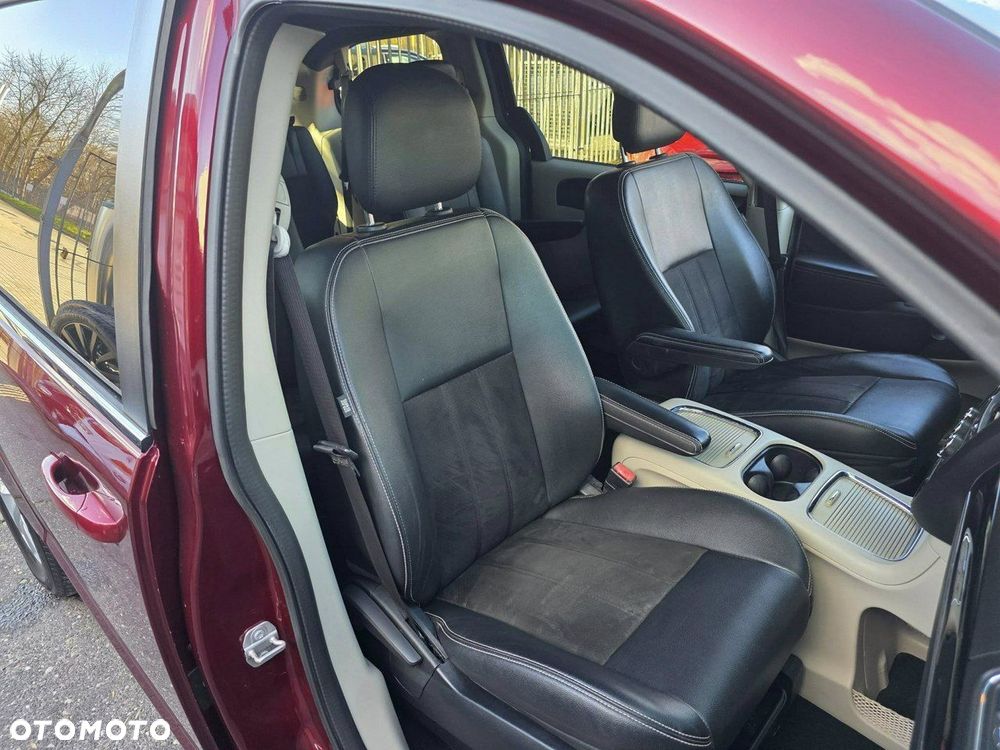 Dodge Grand Caravan - 23