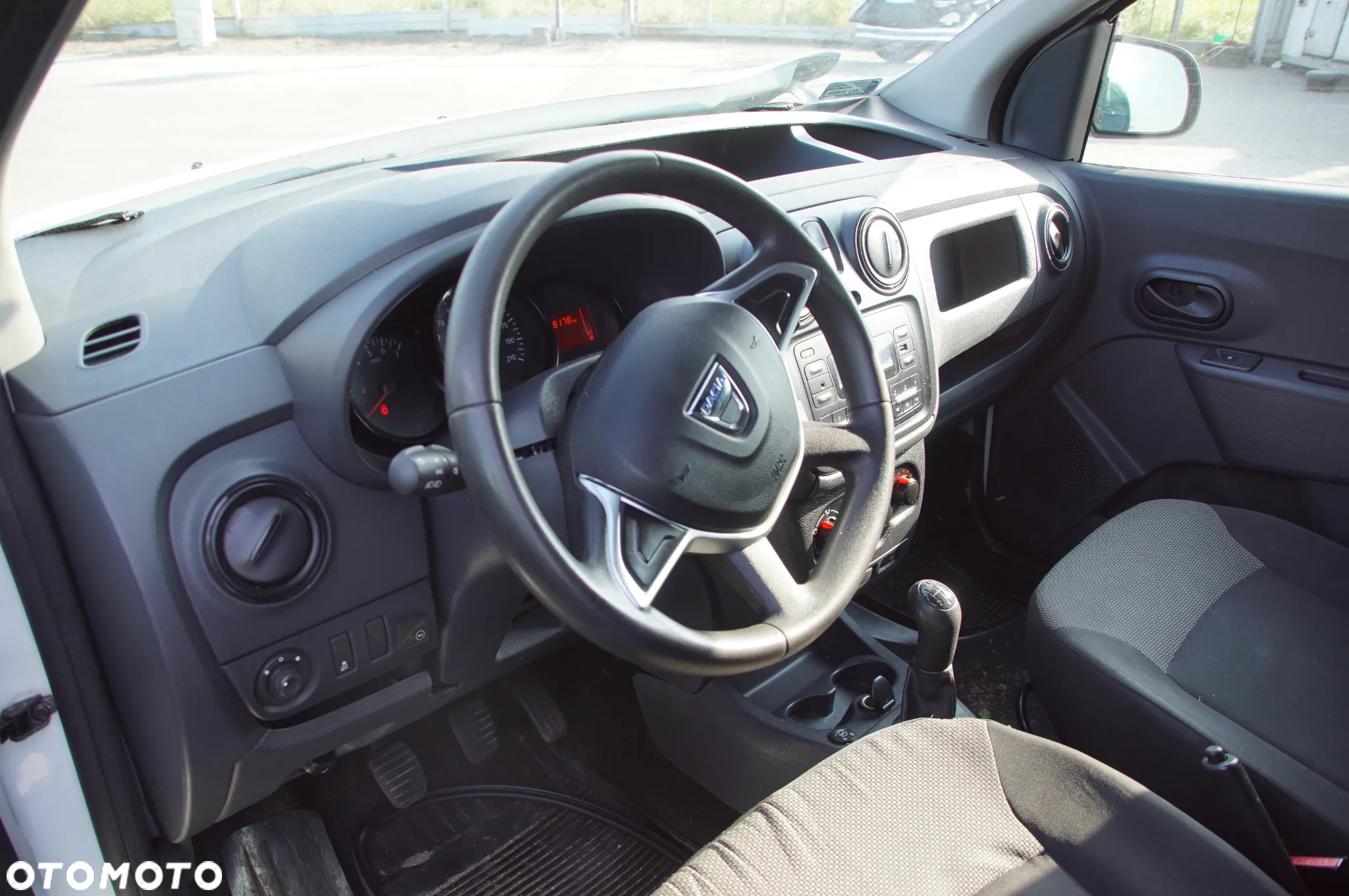 Auto na części - Dacia Dokker Lift 1.6 SCE 102 KM H4M740 JR5050 OV369 2017R Drzwi Lampy Lusterka Szyby Felgi - 10