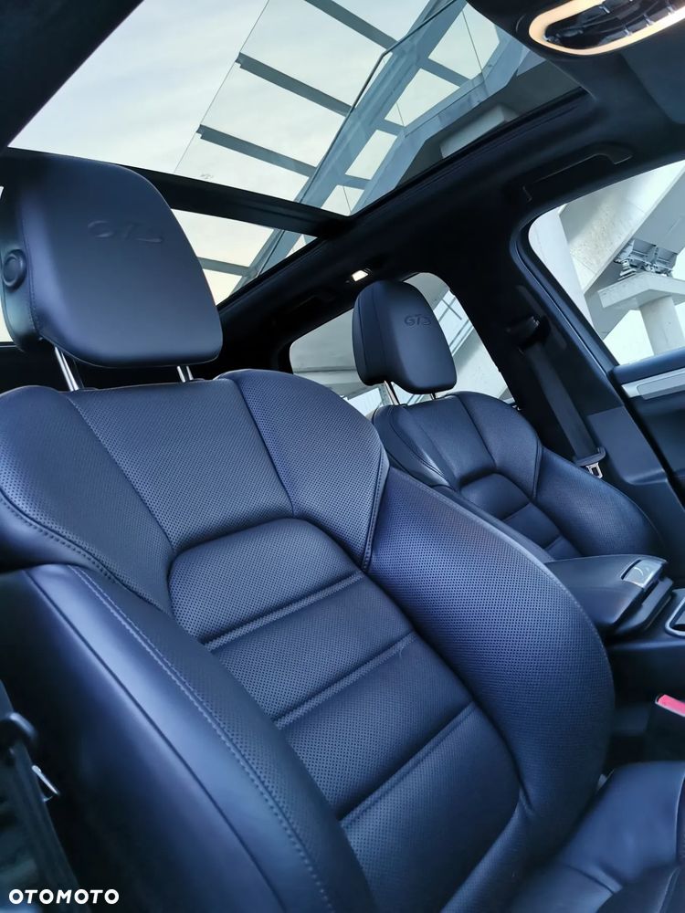 Porsche Cayenne - 11