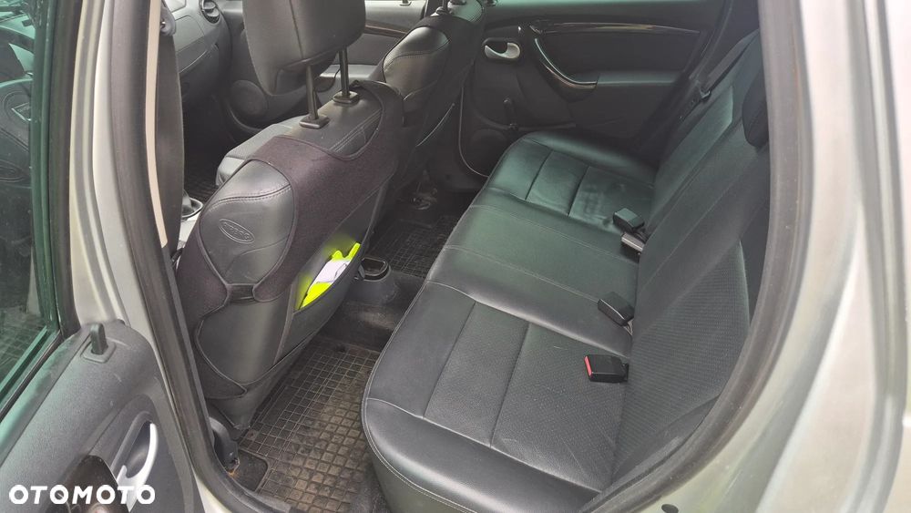 Dacia Duster 1.6 16V 4x2 Prestige - 8