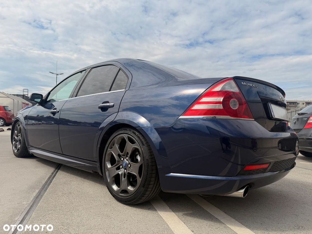 Ford Mondeo 3.0 V6 ST 220 - 1