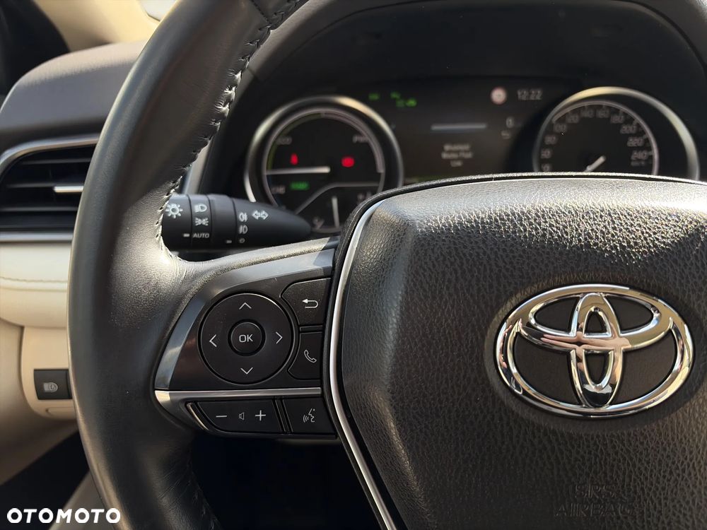 Toyota Camry 2.5 Hybrid Executive CVT - 22