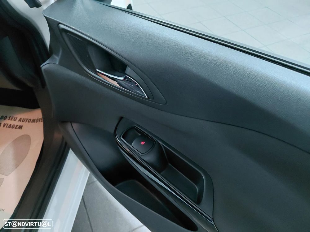 Opel Corsa 1.3 CDTi Van Iva Dedutível - 28