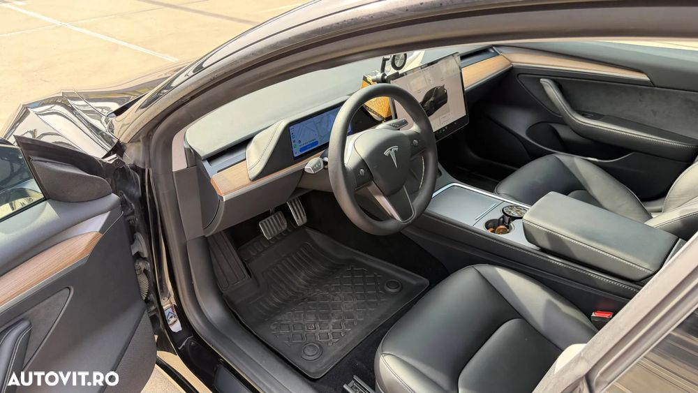 Tesla Model 3 Long Range AWD Premium - 1