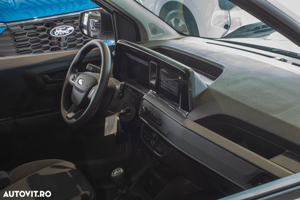 Ford Transit Courier - 19