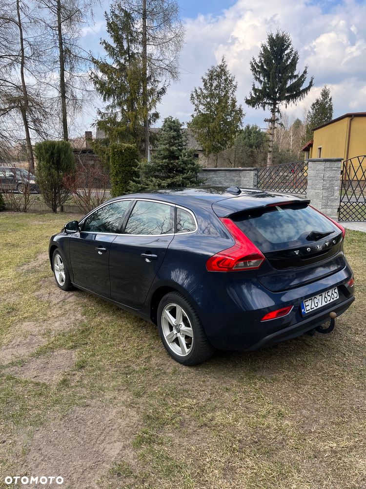 Volvo V40 D2 R-Design - 5