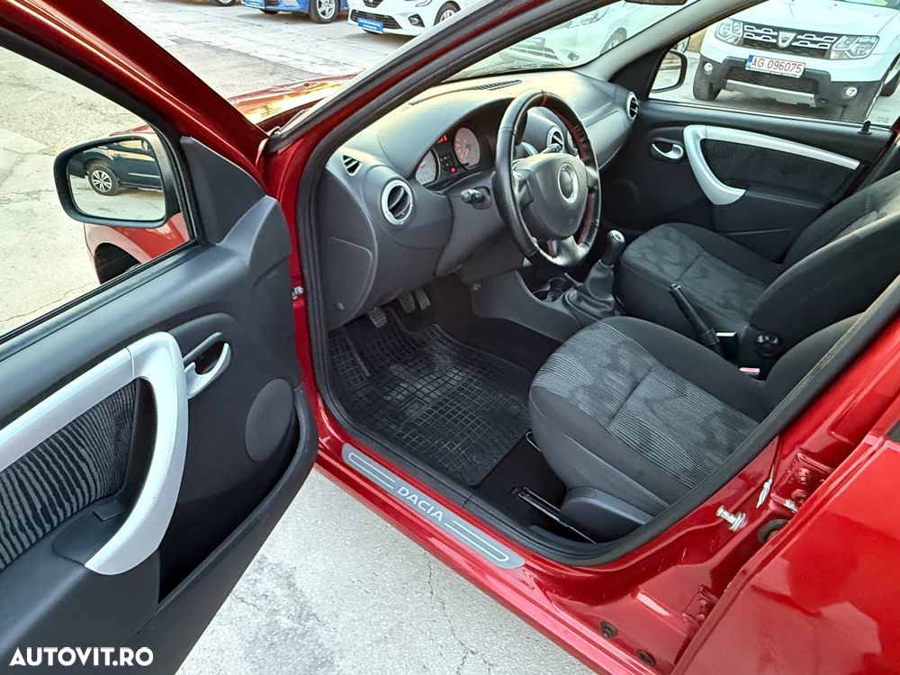 Dacia Sandero dCi 75 Laureate II - 9