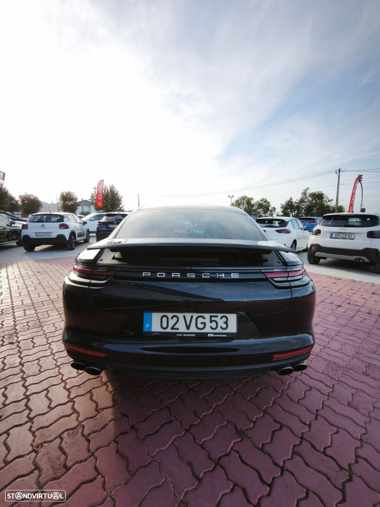 Porsche Panamera 4 E-Hybrid - 8
