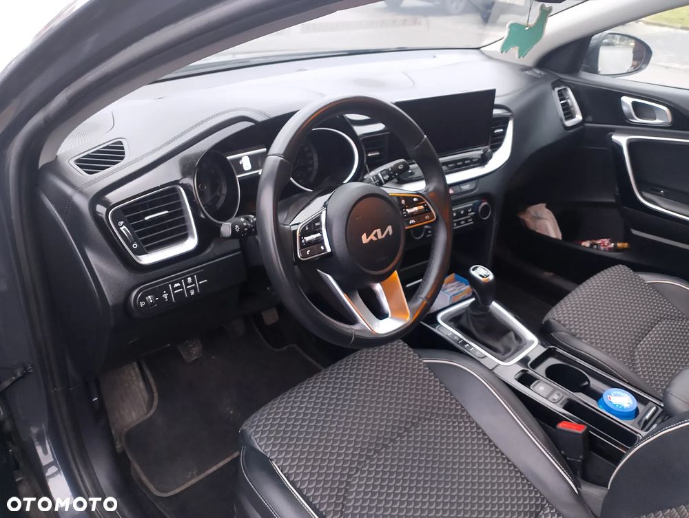 Kia Ceed - 16