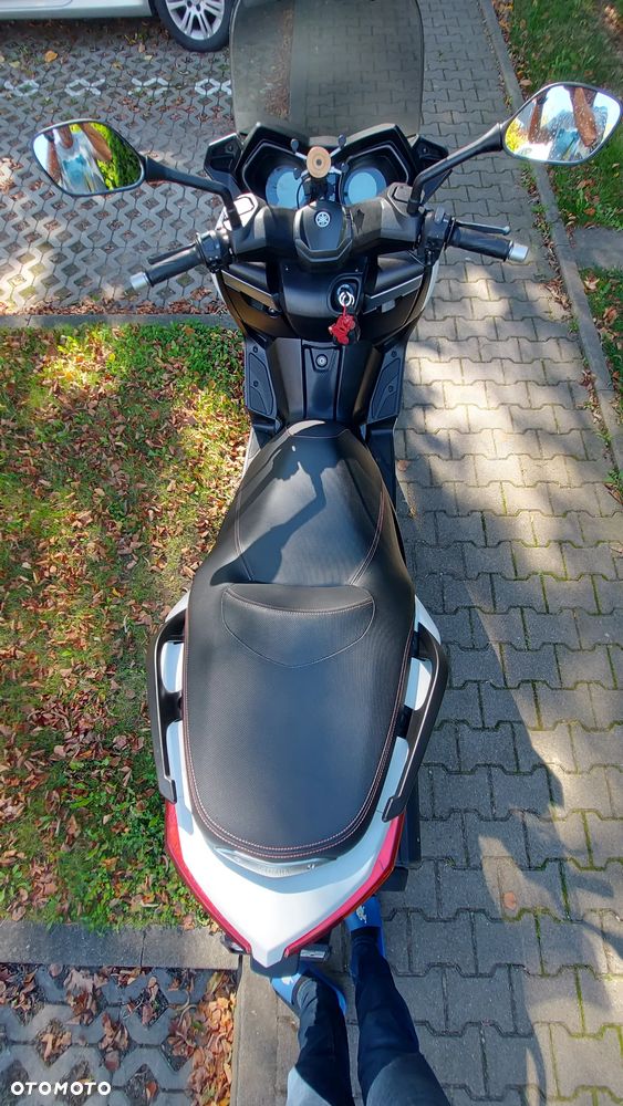 Yamaha X-max - 12
