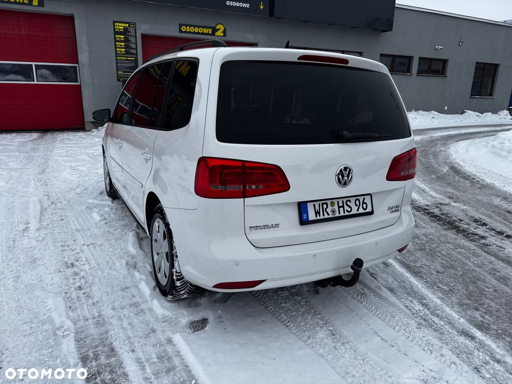 Volkswagen Touran 2.0 TDI DPF BlueMotion Technology DSG Highline - 4