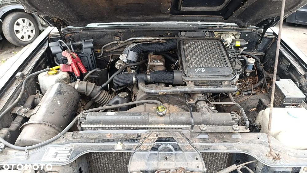35504 Hyundai galloper lift na części 2.5 TD 99 km D4BH  lakier EB - 2