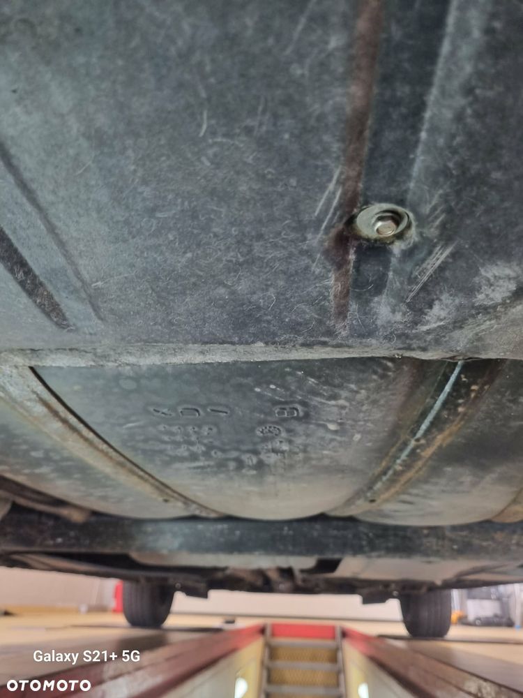 Volkswagen Passat - 11