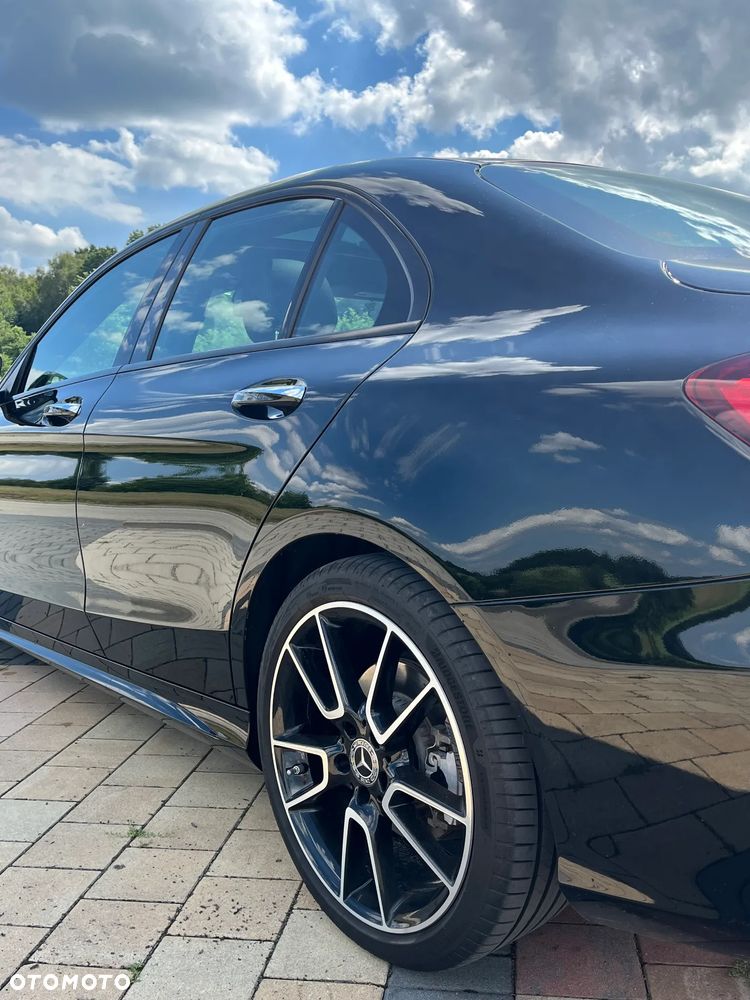 Mercedes-Benz Klasa C 300 9G-TRONIC - 11