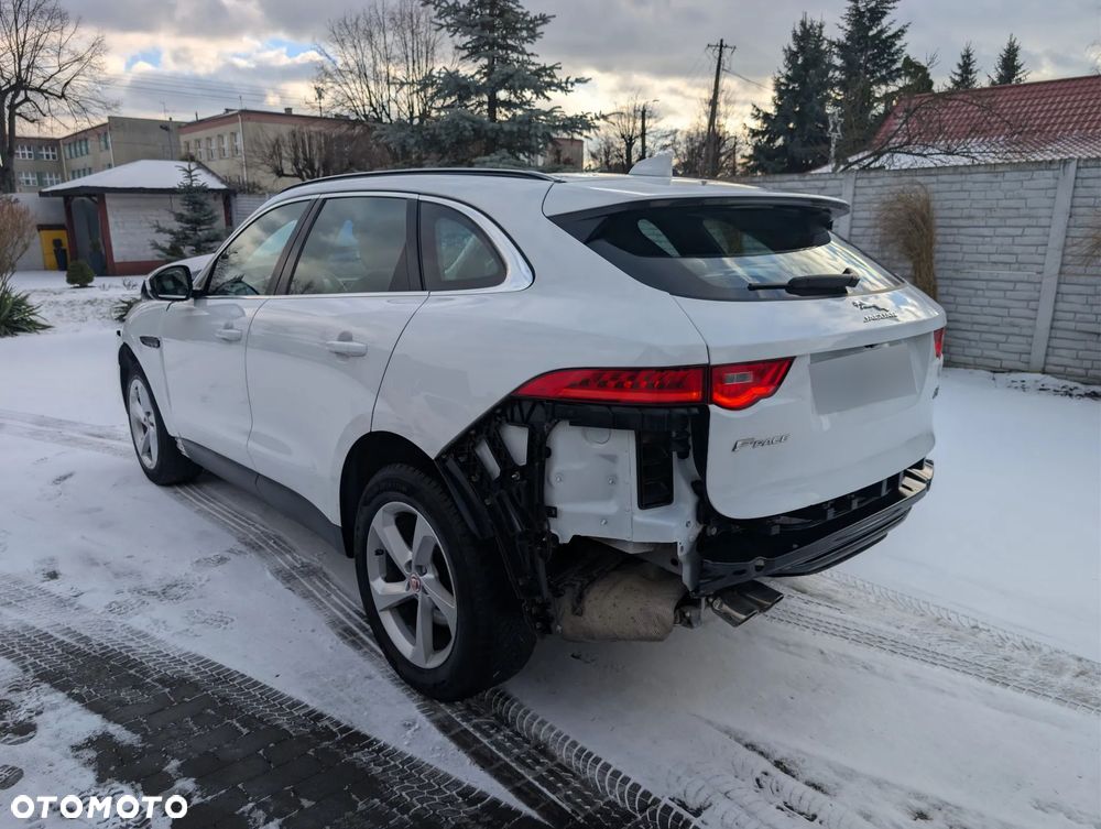 Jaguar F-Pace - 11