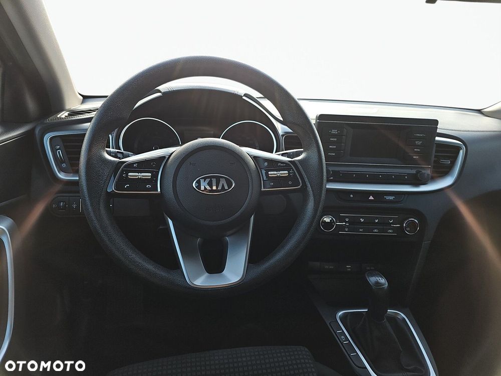 Kia Ceed - 13