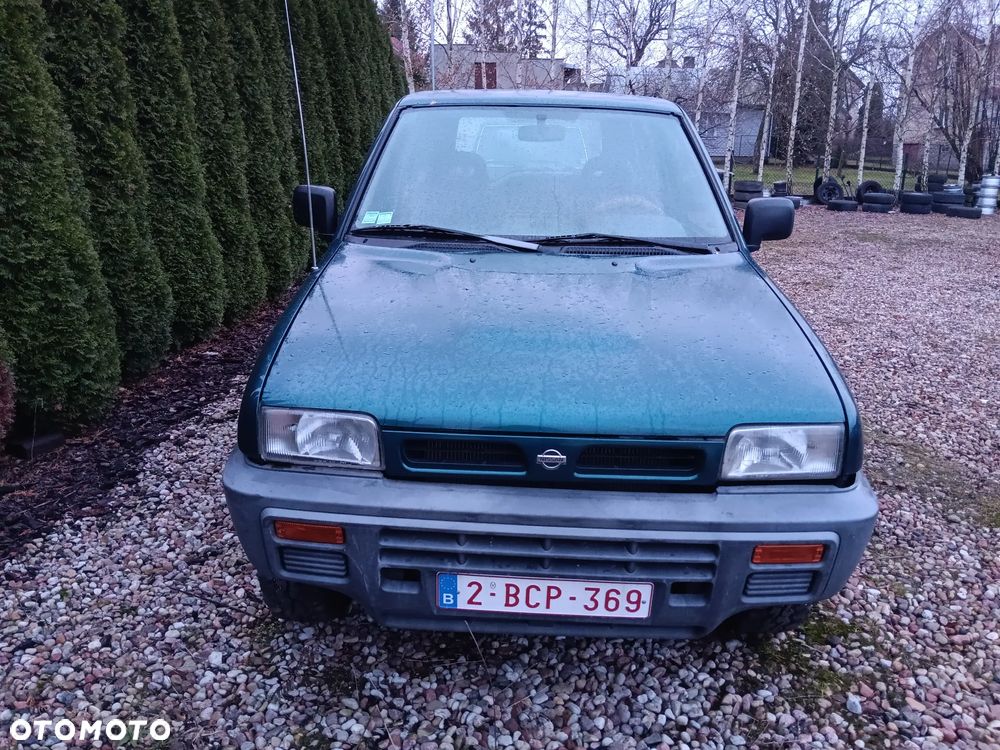 Nissan Terrano 2.4 SR - 3
