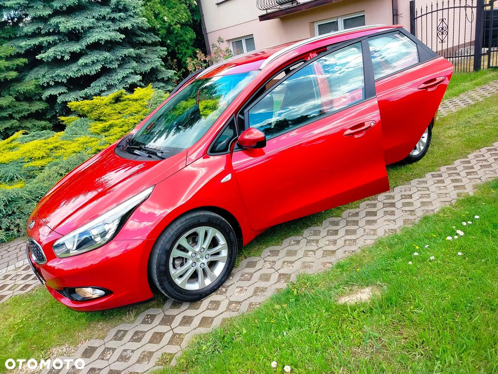 Kia Ceed - 40