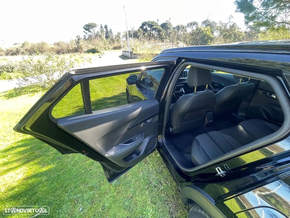 Peugeot e-2008 50 kWh Allure - 22