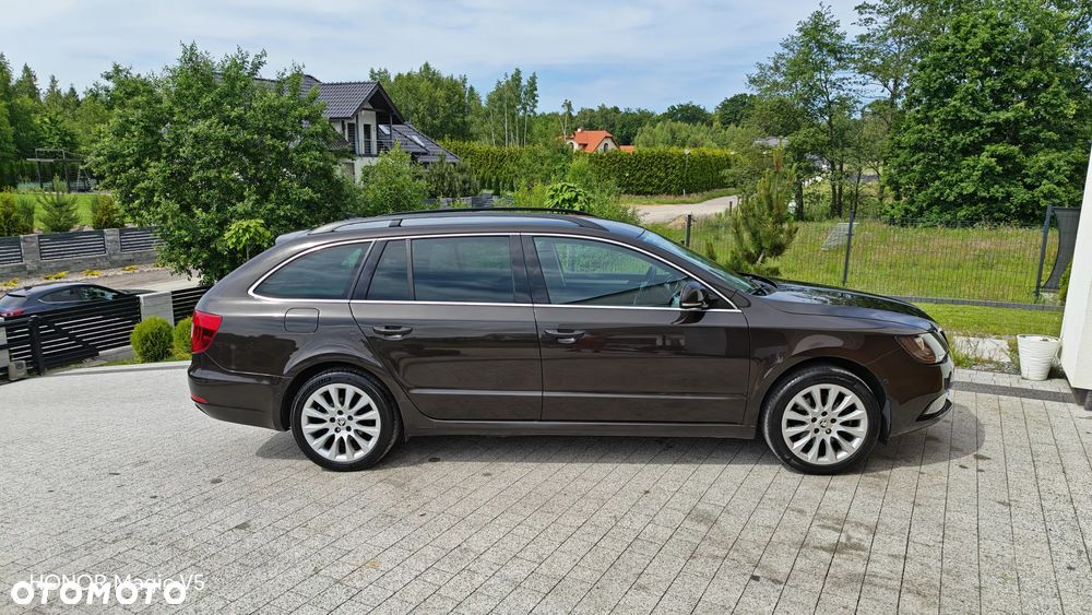 Skoda Superb 2.0 TDI Elegance DSG - 11