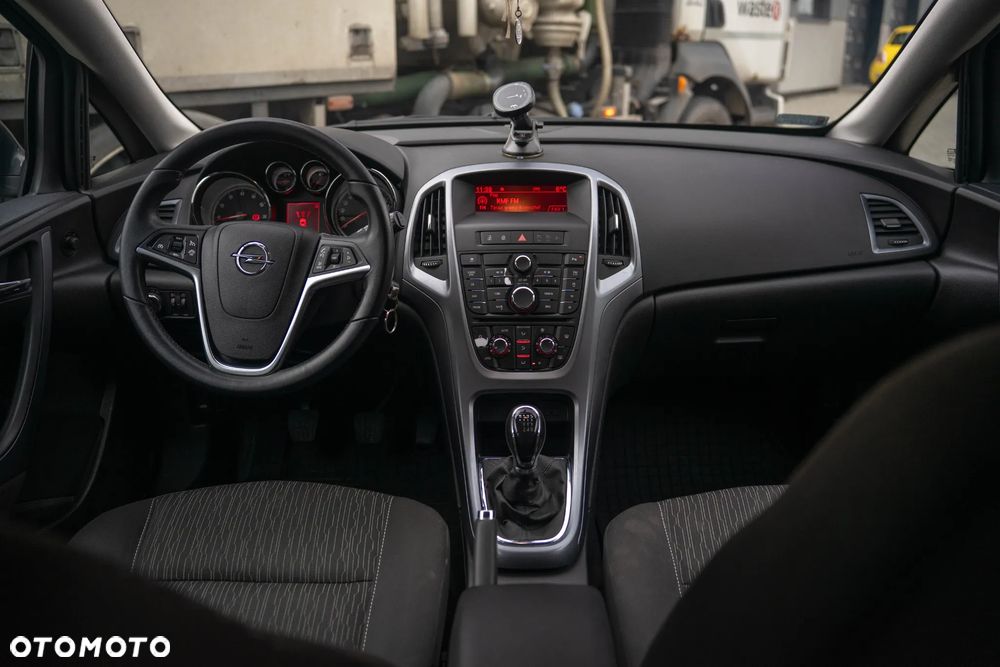 Opel Astra 1.4 T Sport EU6 - 9