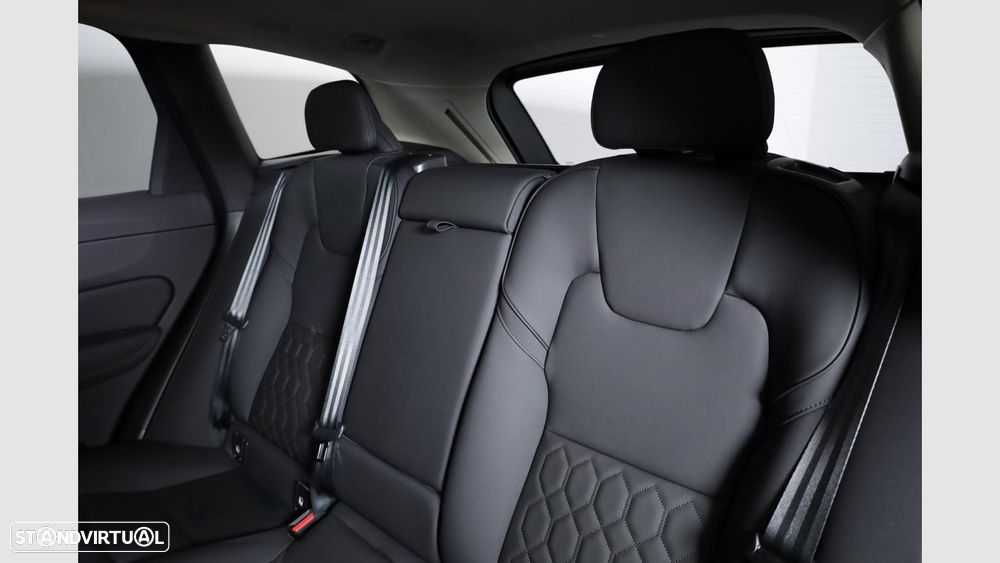 Volvo XC 60 2.0 T6 PHEV Plus Dark AWD - 15