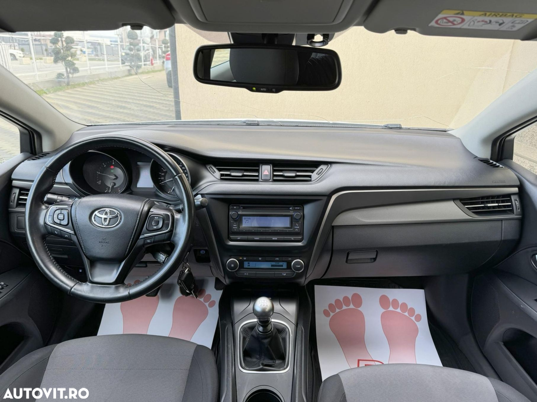 Toyota Avensis - 8