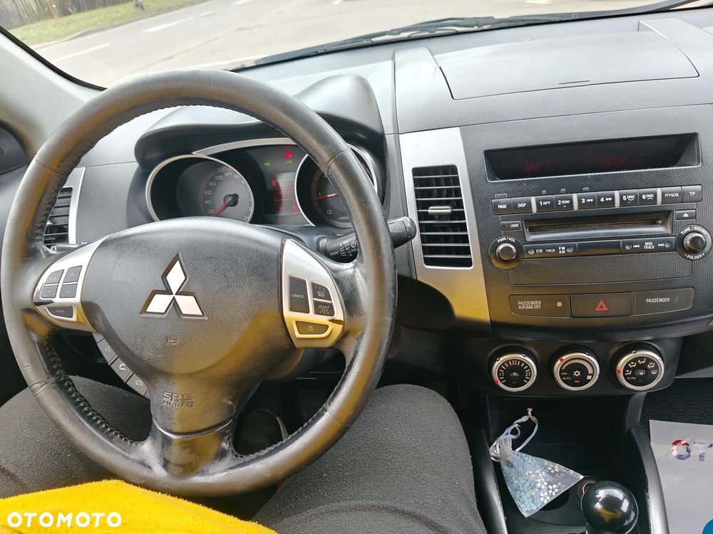 Mitsubishi Outlander 2.0 DI-D 4WD Intense - 20