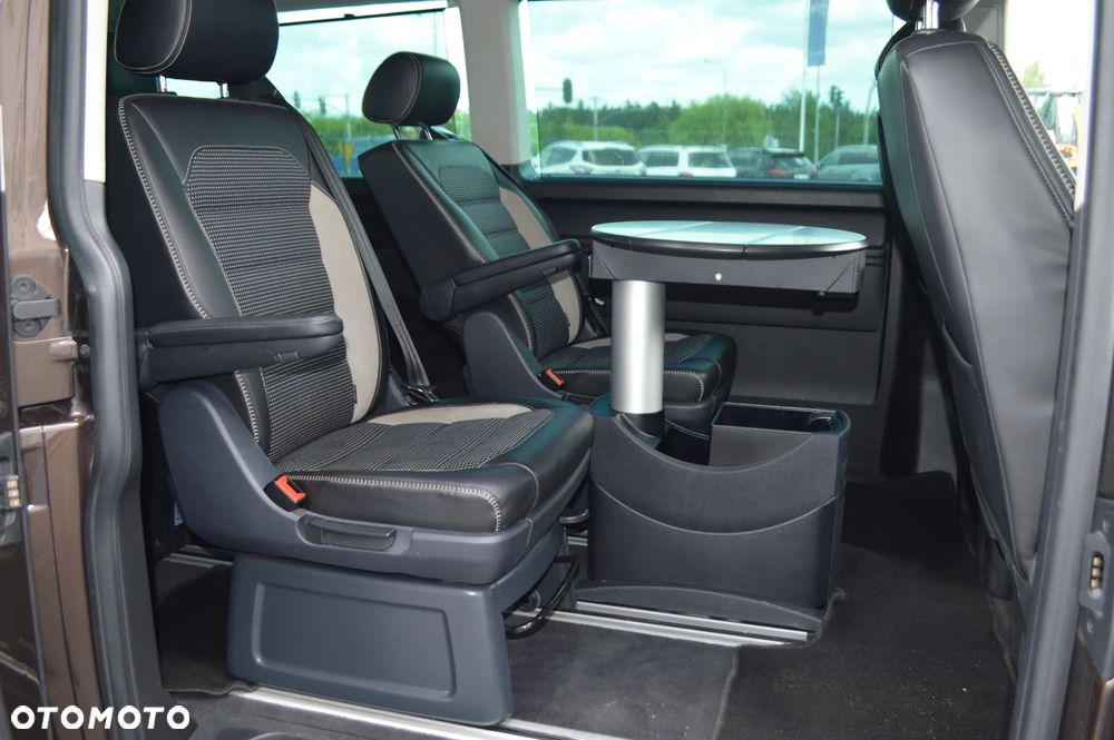 Volkswagen Multivan - 12