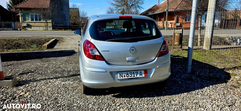 Opel Corsa 1.4 16V Color Edition - 9