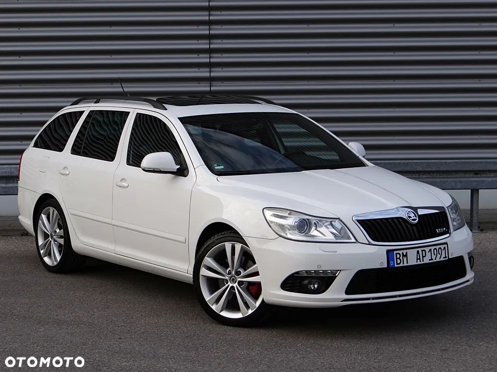 Skoda Octavia 2.0 TDI CR DPF DSG RS - 11