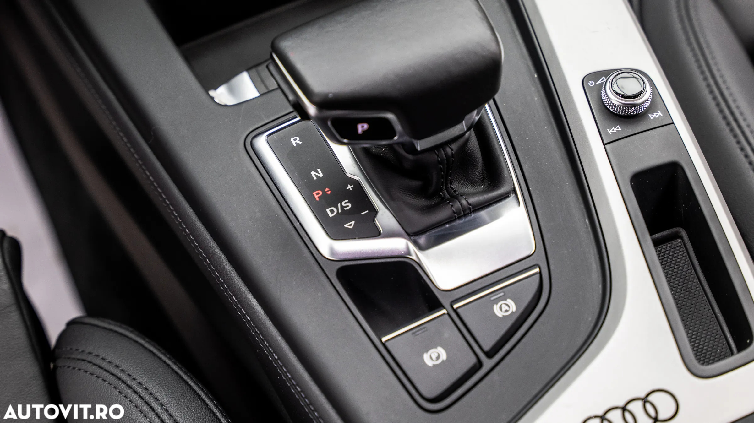 Audi A4 2.0 TDI S tronic Design - 36
