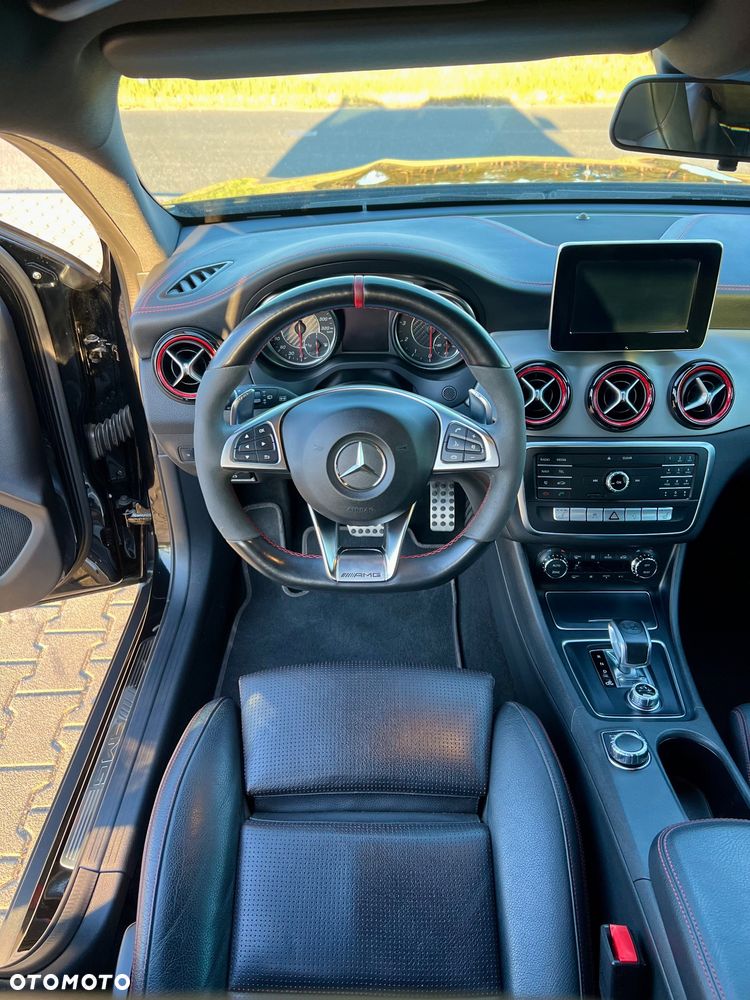 Mercedes-Benz GLA - 28