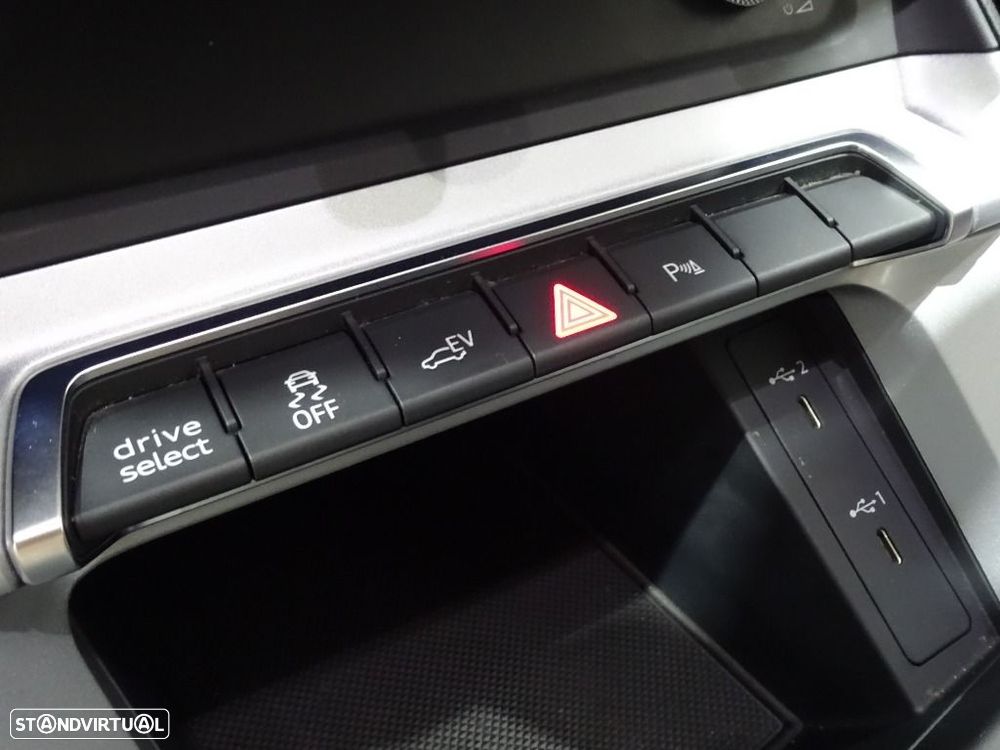 Audi Q3 45 TFSIe S tronic - 32