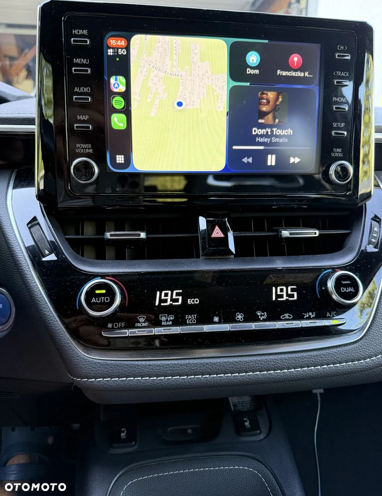 Toyota Corolla 2.0 Hybrid Executive - 27