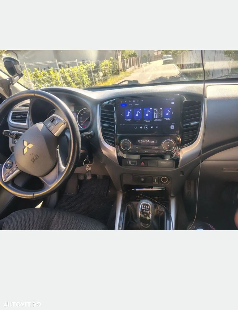 Mitsubishi L200 - 15