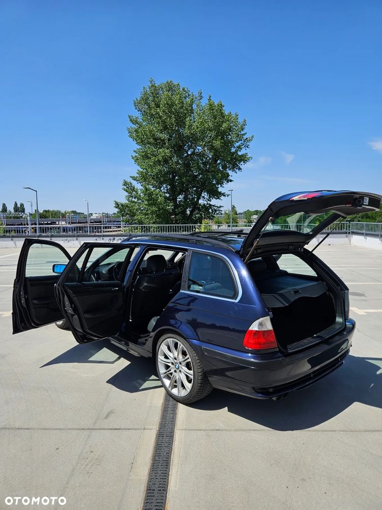 BMW Seria 3 320i - 30