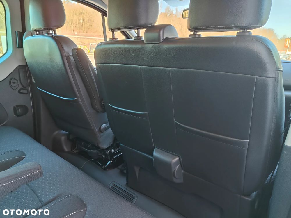 Opel Vivaro - 22